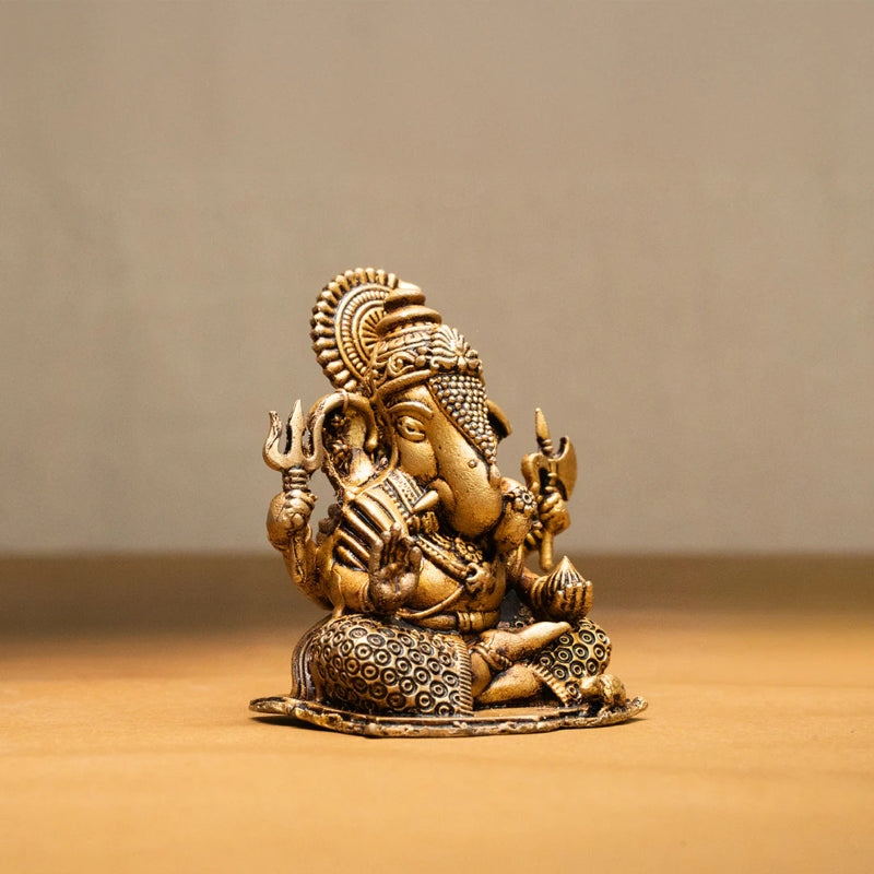 Shree Ganesh Murti “ Brass Idol of Vighnaharta - Puna